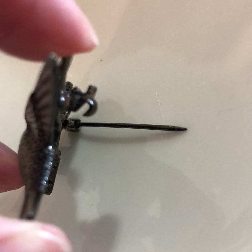 Pewter Hummingbird Pin Brooch - Picture 3 of 4